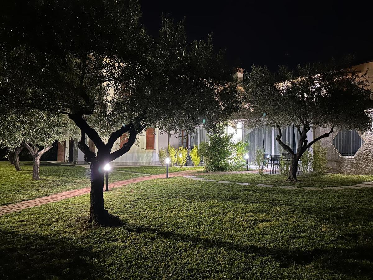 Abitatt Aparthotel Fosdinovo Exteriör bild
